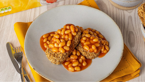 plate of baked beans